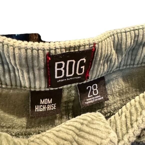 Urban Outfitters BDG Green Corduroy High-Rise Mom Pants  Women’s Size 28 - Picture 7 of 10